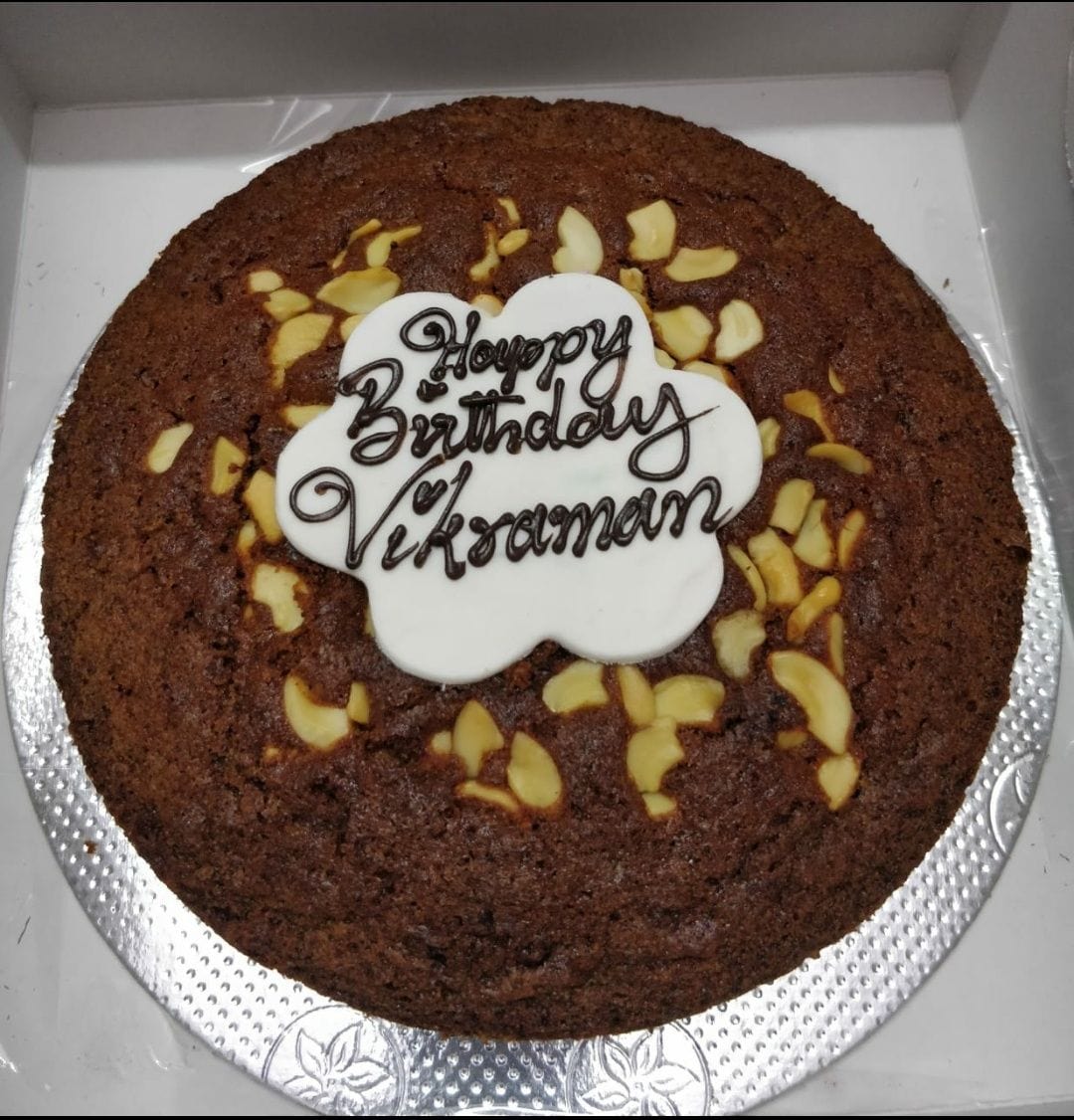 legateaucakes 1/2 kg / Egg Carrot Dryfruit Cake