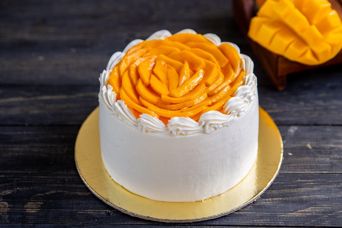 legateaucakes 1/2kg / Egg / Circle Mango Overload Cake