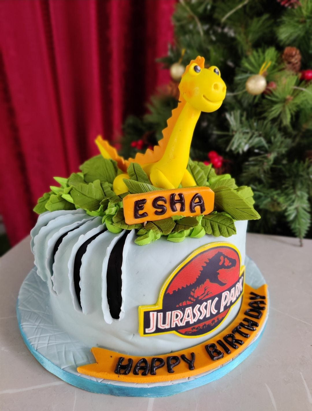 legateaucakes 1kg / Fruit of Forest / Egg Dino-delight cake