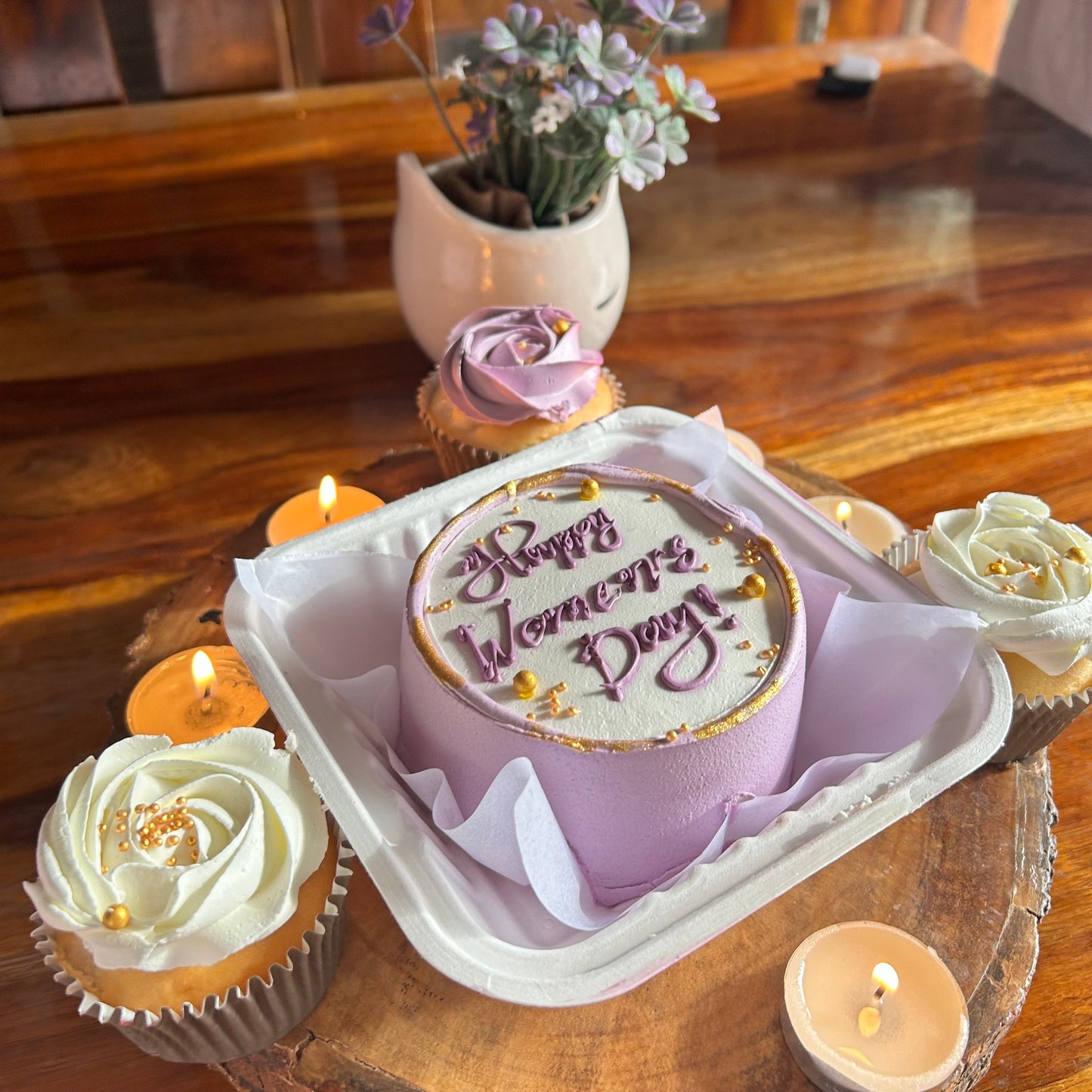 Elegant Women's Day Celebration Hamper