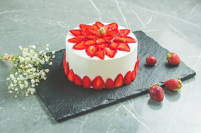 Strawberry & Cream Cake
