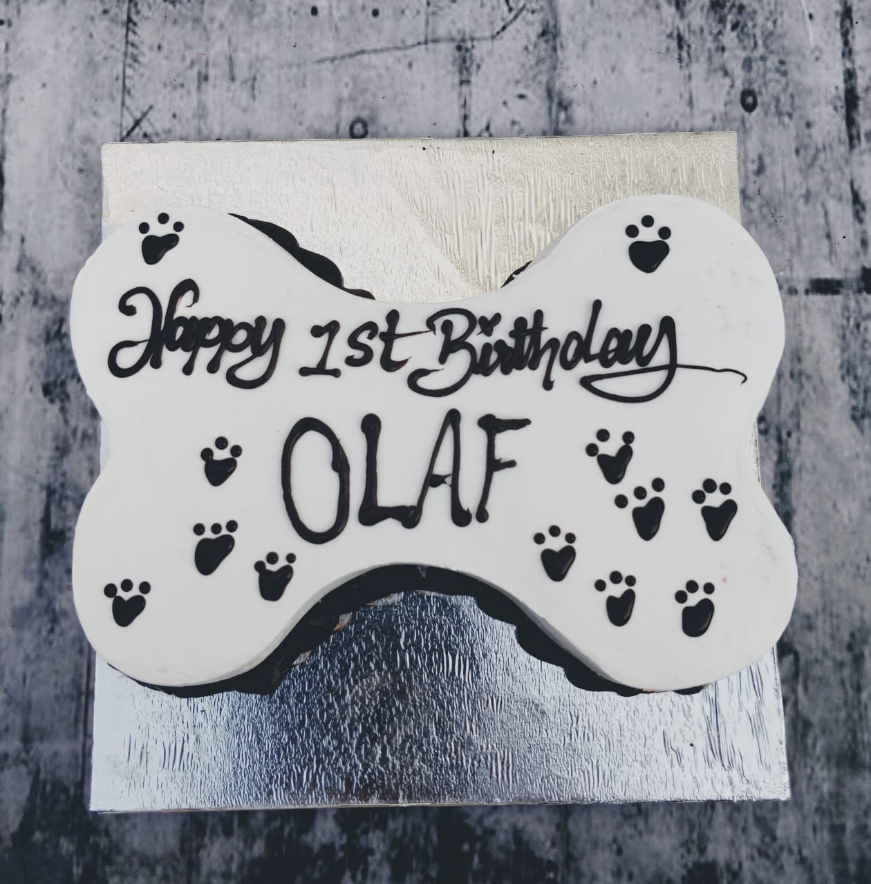 legateaucakes Dog Bone Bonanza Cake