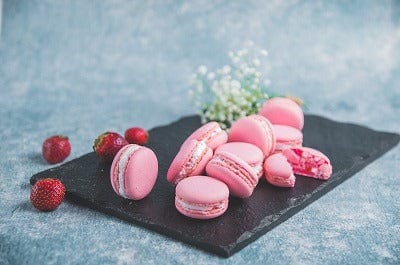 legateaucakes Egg Strawberry Macarons (Box of 5)