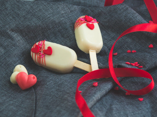 legateaucakes Eggless Valentine Cakesickles (Box of 2)