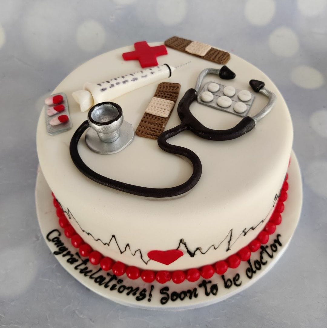 legateaucakes 1kg / Fruit of Forest / Egg Doctor Theme Cake