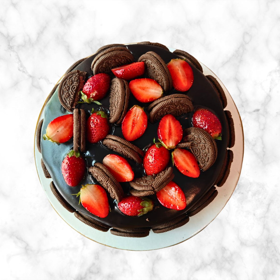 Oreo Strawberry Cake