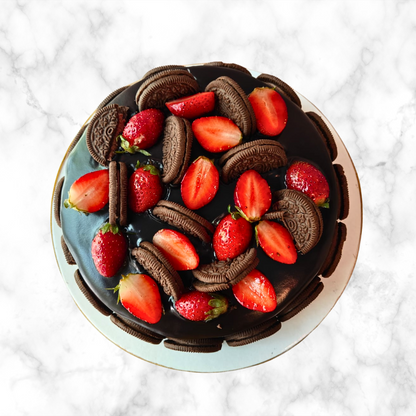 Oreo Strawberry Cake