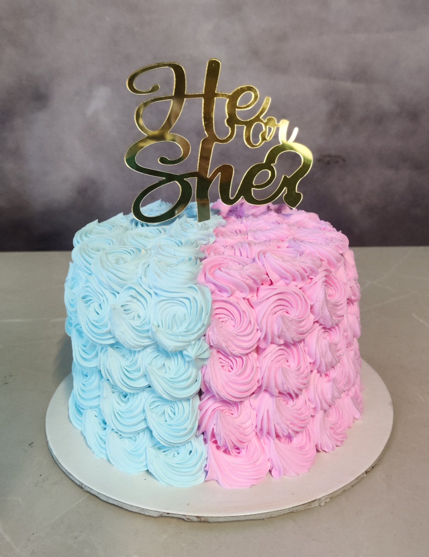 He or She Rosette cake